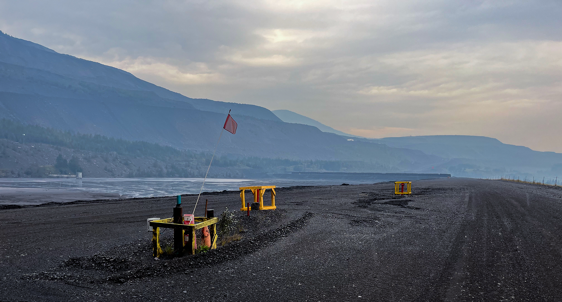 Estimación del estrés de cizallamiento en una cimentación de arcilla utilizando el modelo de fluencia de Burgers